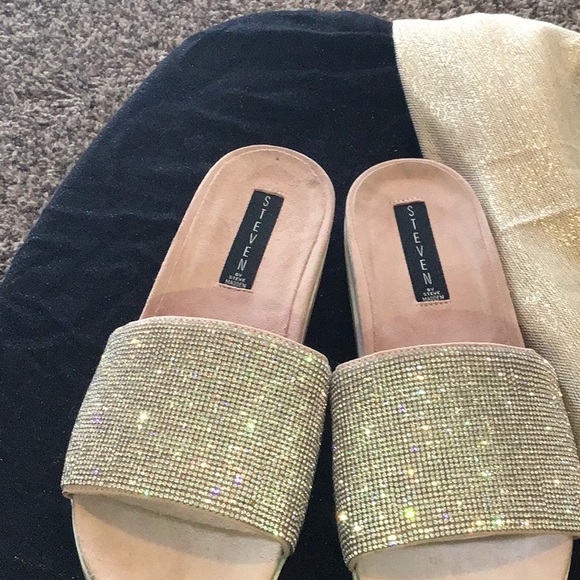 Beautiful Rhinestone Slide🔥🔥 - Picture 4 of 4